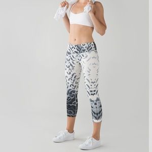 Lululemon Wunder under crop size 4